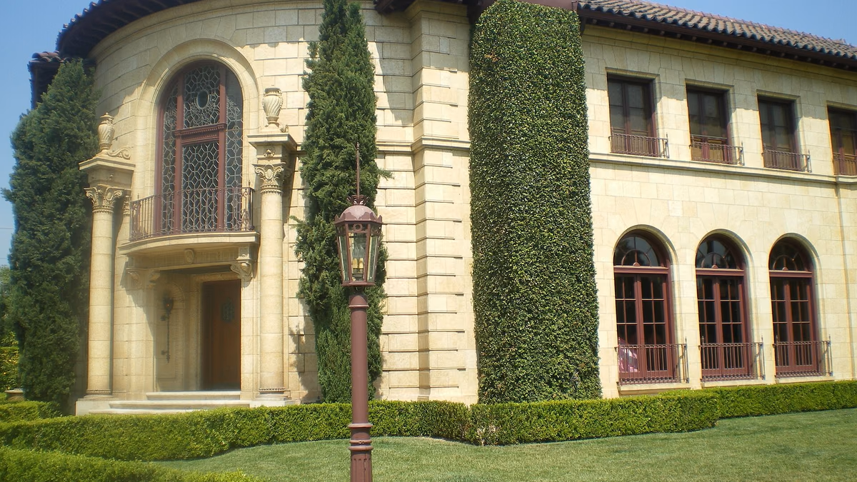 Petitfils-Boos House , 545 S. Plymouth Blvd., Windsor Square, Los Angeles, California